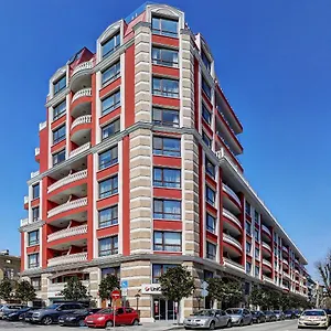 Apartment Luxury Center In Grand Karavel, Warna